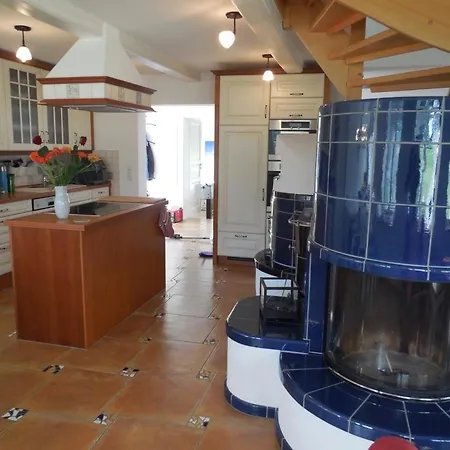 Ferienhaus In Mit Garten, Whirlpool Und Terrasse Steinbergkirche